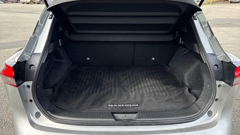 Nissan Qashqai 1.3 DiG-T MH N-Connecta 5dr Petrol Hatchback